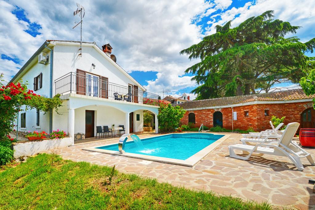 Lanima Villa *