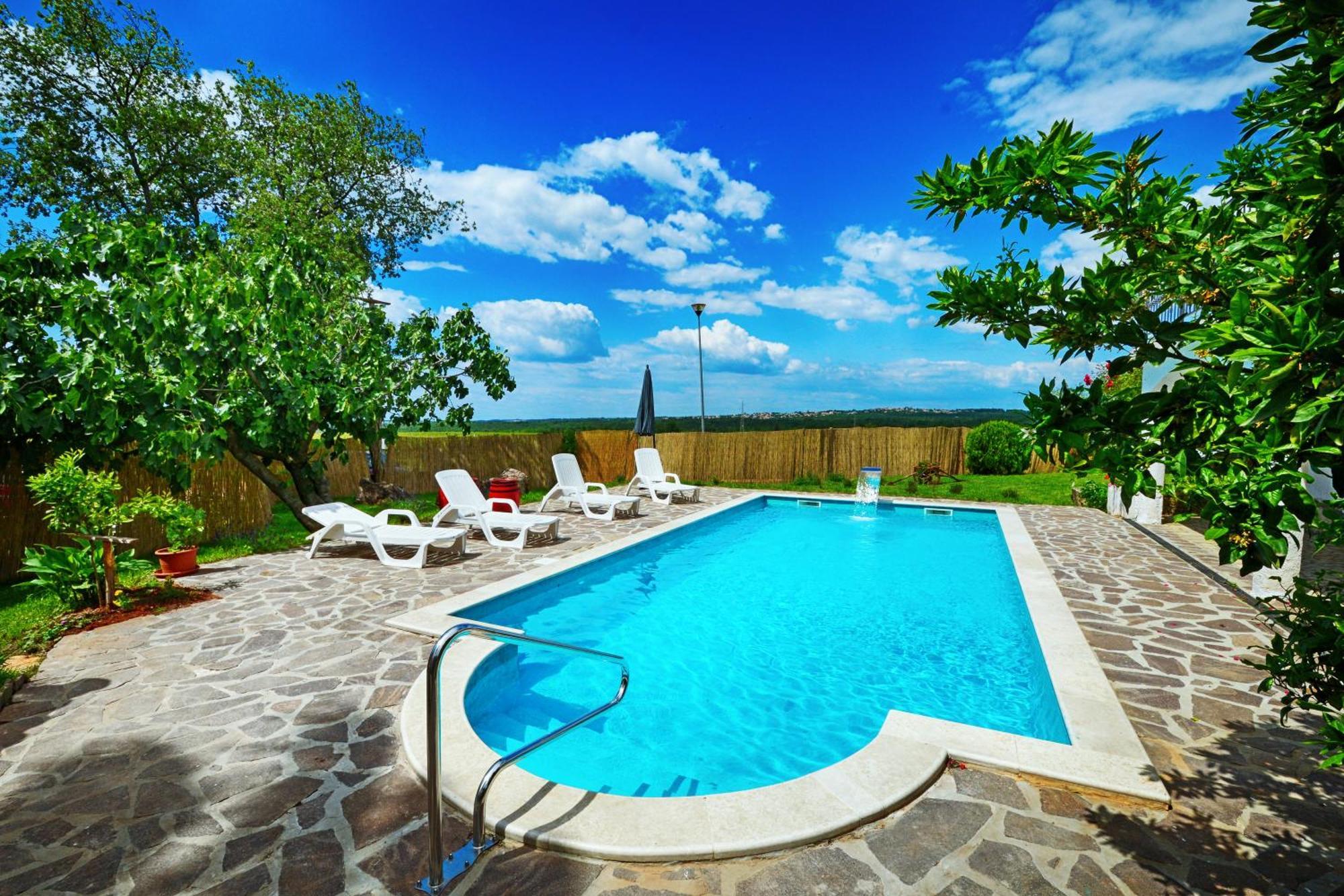 Lanima Villa *